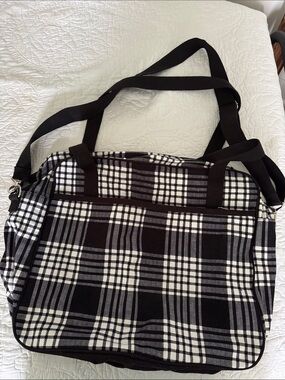 Brand New thirty-one “Away for the Weekend” bag in Perfectly Plaid
